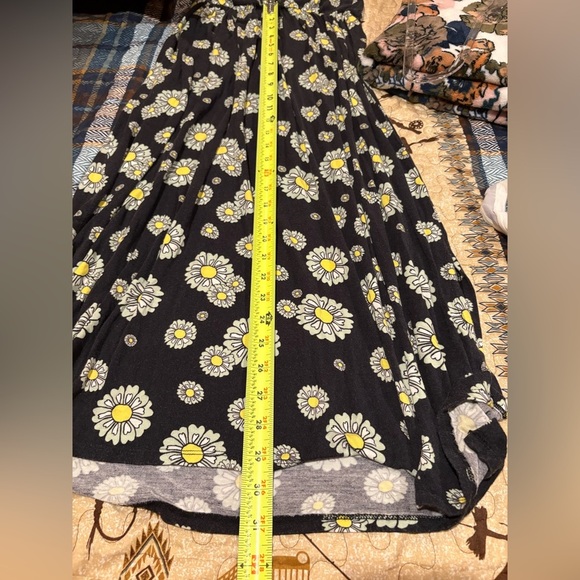 ModCloth daisy print faux wrap midi dress - Picture 11 of 14